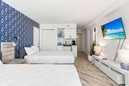 Oceanside Duo - Double Room, Water Views, Pool & Beach Access, Free Parking Дейтона-Бич Экстерьер фото